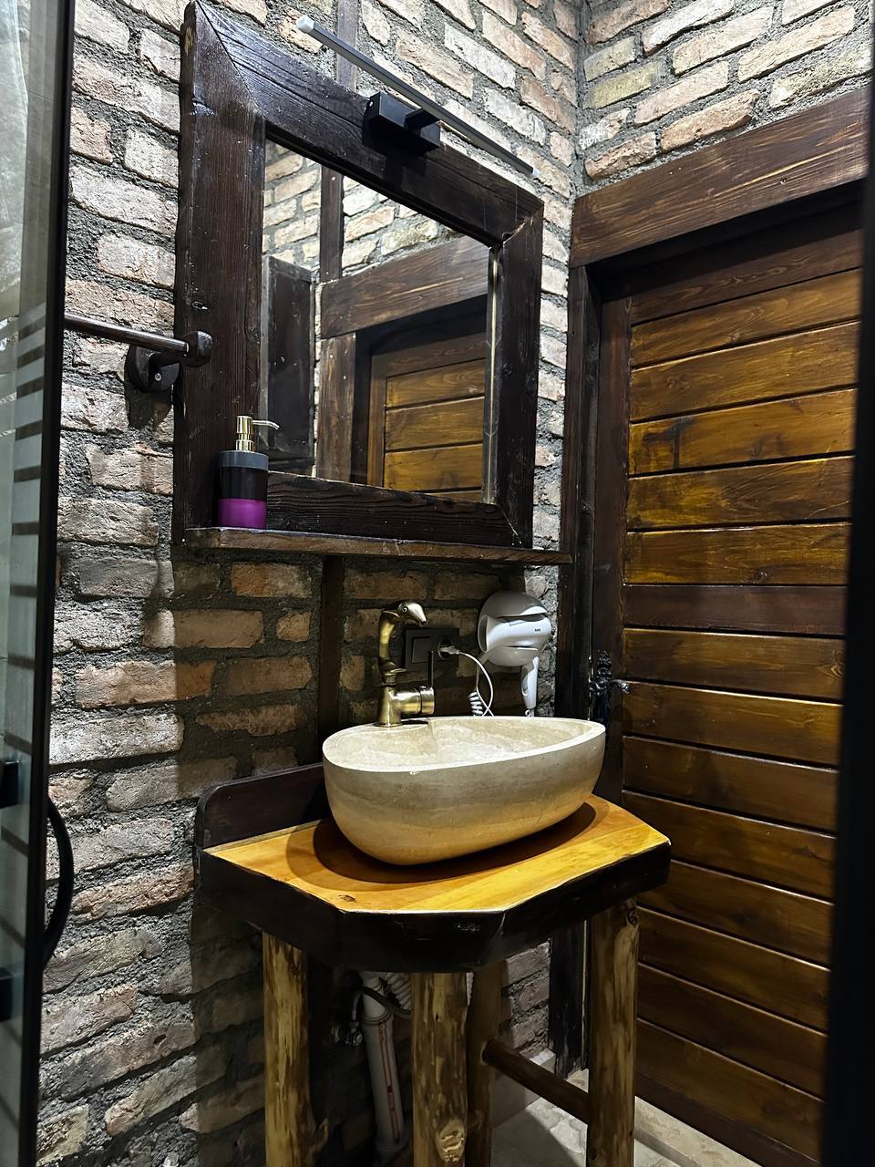 Sapanca Şükriye'de Dağ Manzaralı 1+1 Rustik Bungalov